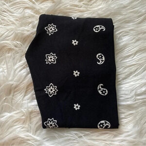 New! Girl’s Lularoe black w/ white flowers and paisley print leggings S/M